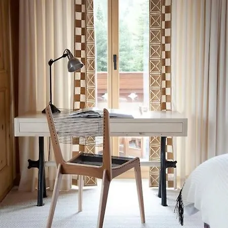 Luxurious Alpine Flat With Amenities Holiday home Gstaad