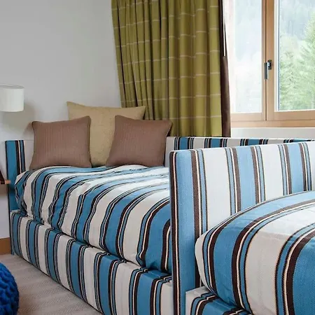 Luxurious Alpine Flat With Amenities Holiday home Gstaad